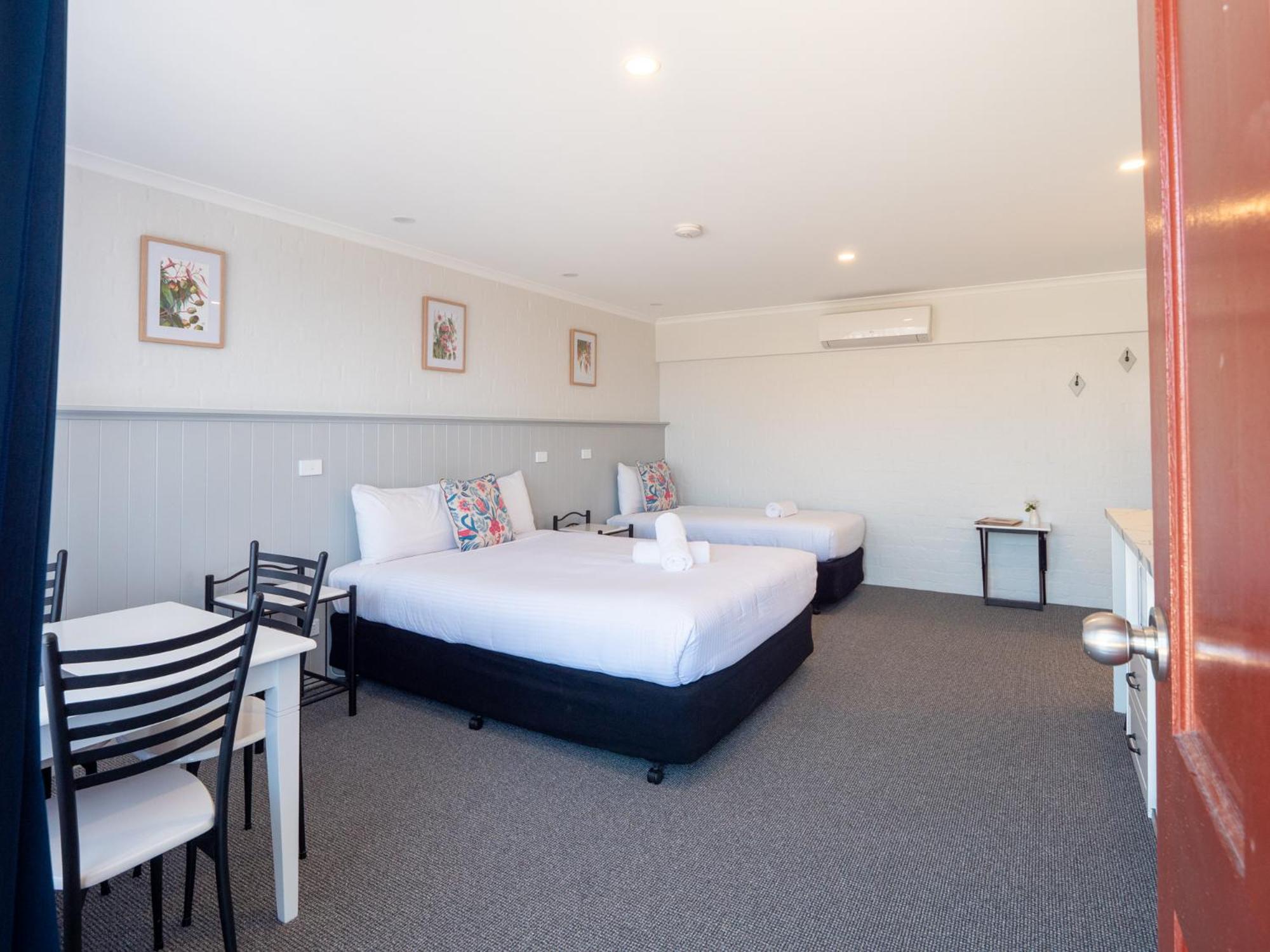 Heritage House Motel & Units Eden Room photo